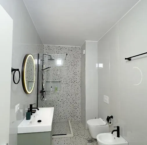 Apartman Urban Serenity Skyline View 2