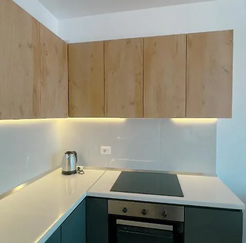 Urban Serenity Skyline View 2 Τίρανα