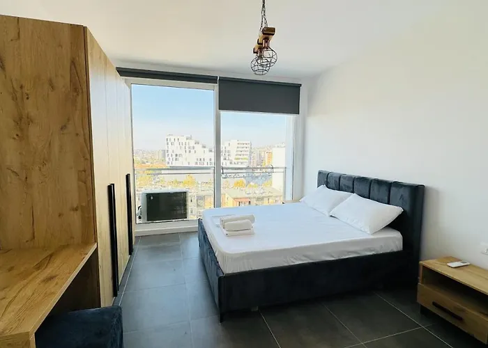 Urban Serenity Skyline View 2 Διαμέρισμα