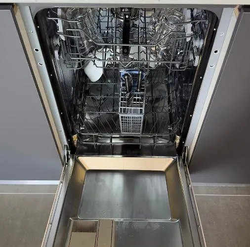 Urban Serenity Skyline View 2 Τίρανα